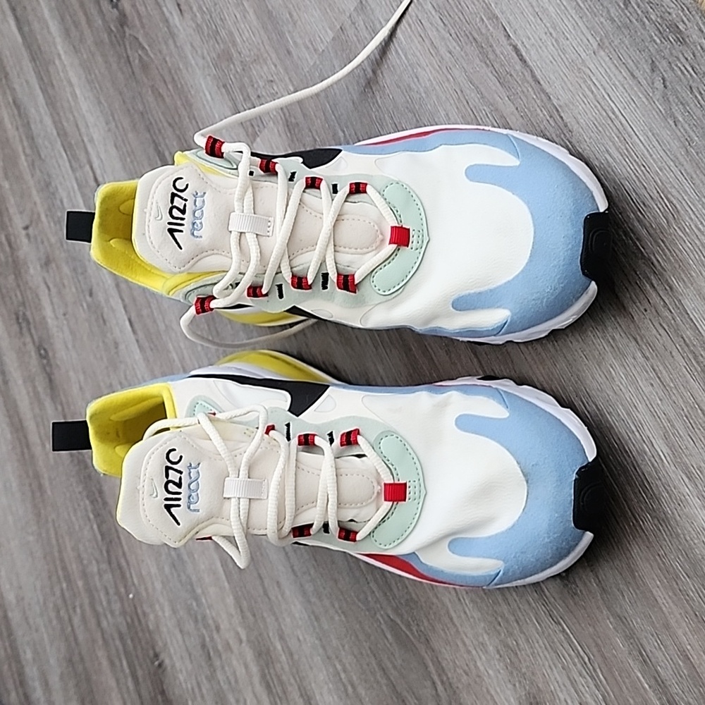 Nike React 270